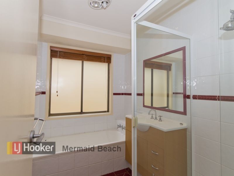 4 Wild Duck Drive, Mermaid Waters QLD 4218