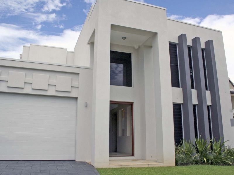 6 Cessnock Close, Mermaid Waters QLD 4218