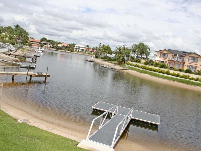 6 Cessnock Close, Mermaid Waters QLD 4218