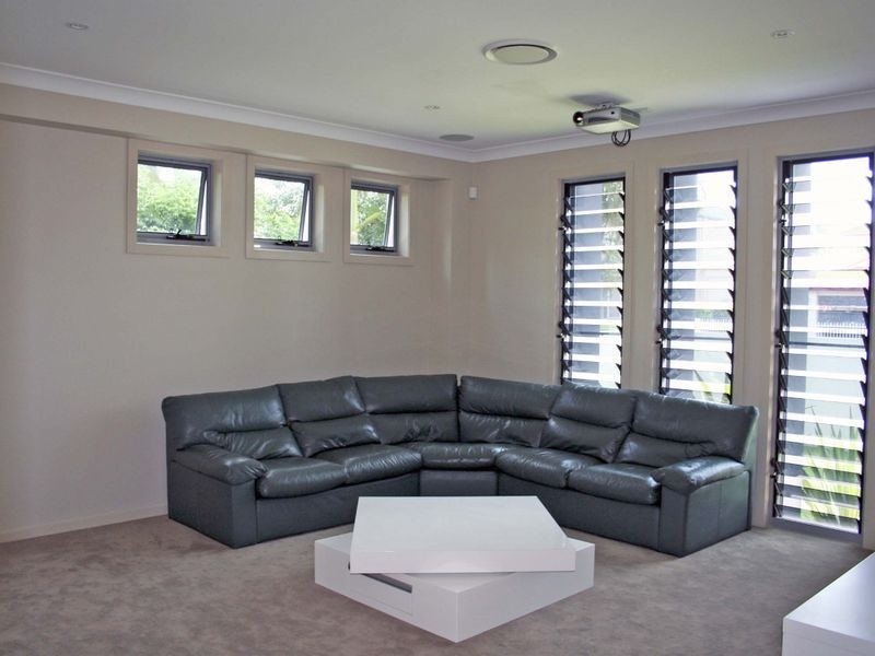 6 Cessnock Close, Mermaid Waters QLD 4218