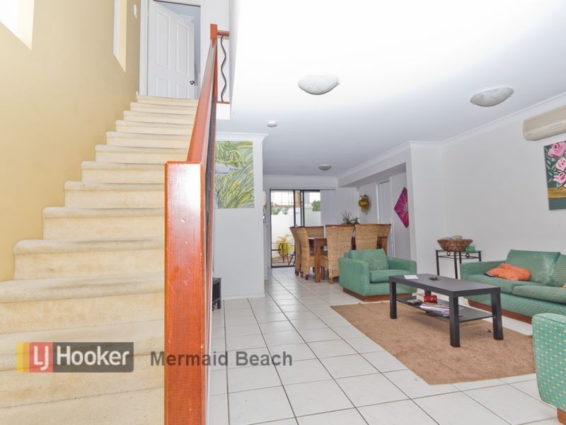 2001/2214 Gold Coast Highway, Mermaid Waters QLD 4218
