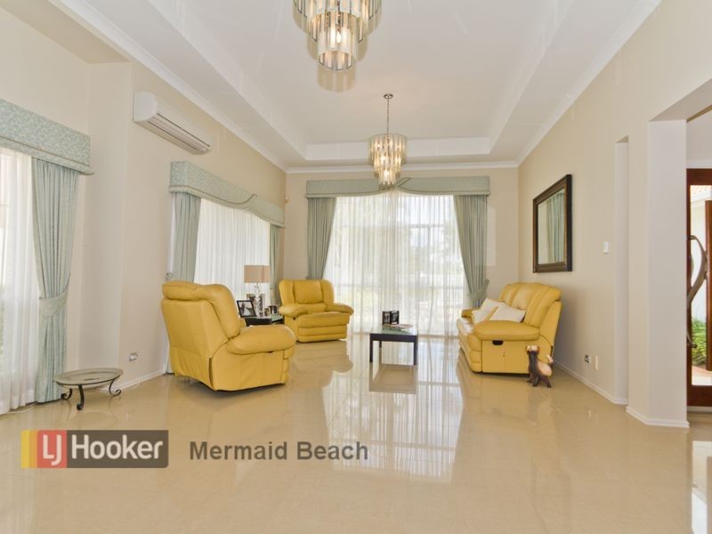 34 Portobello Drive, Mermaid Waters QLD 4218