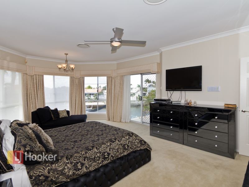 34 Portobello Drive, Mermaid Waters QLD 4218