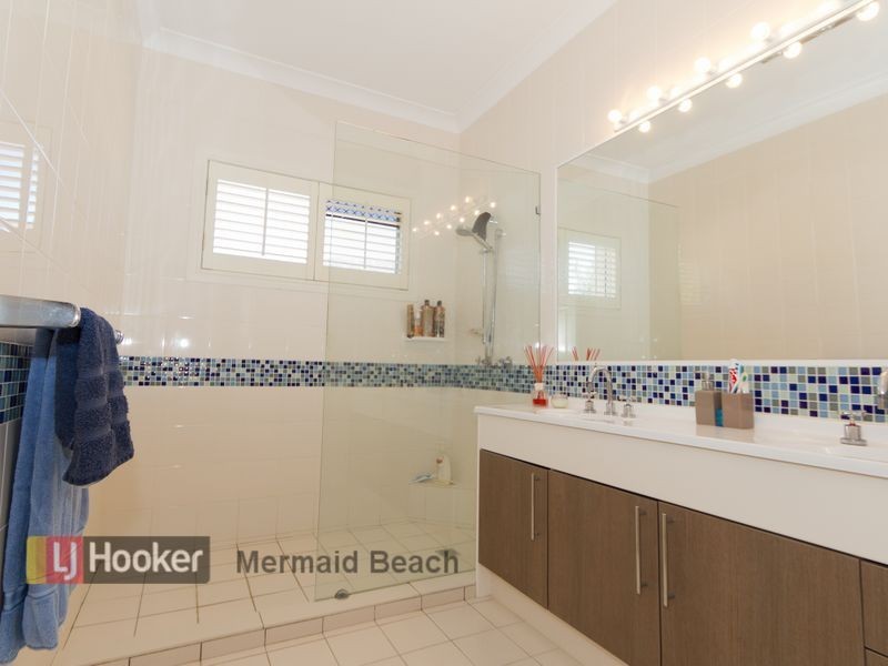 34 Portobello Drive, Mermaid Waters QLD 4218