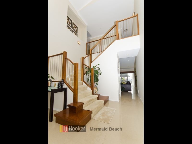 34 Portobello Drive, Mermaid Waters QLD 4218