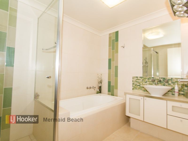 3303 Central Place, Carrara QLD 4211