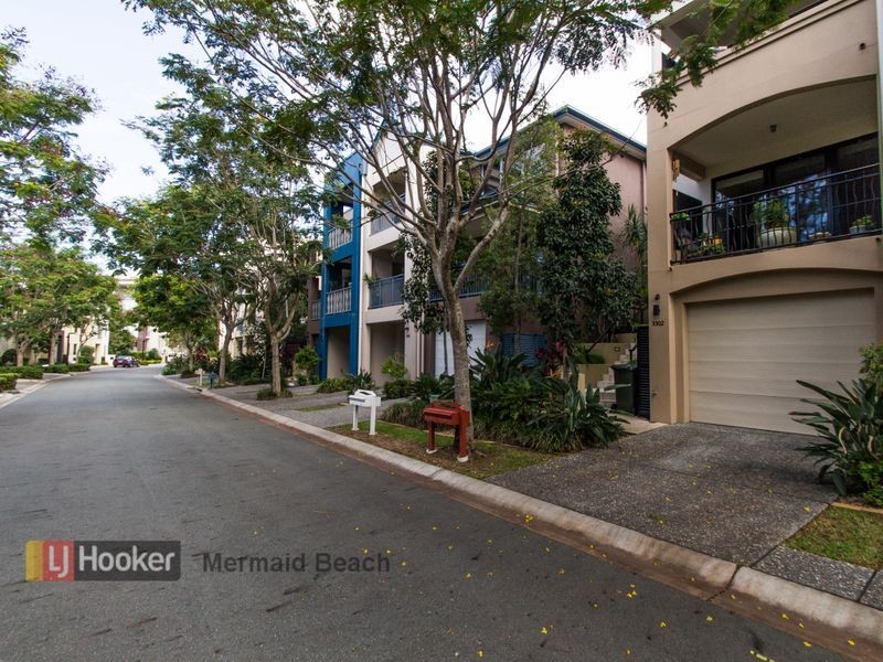 3303 Central Place, Carrara QLD 4211