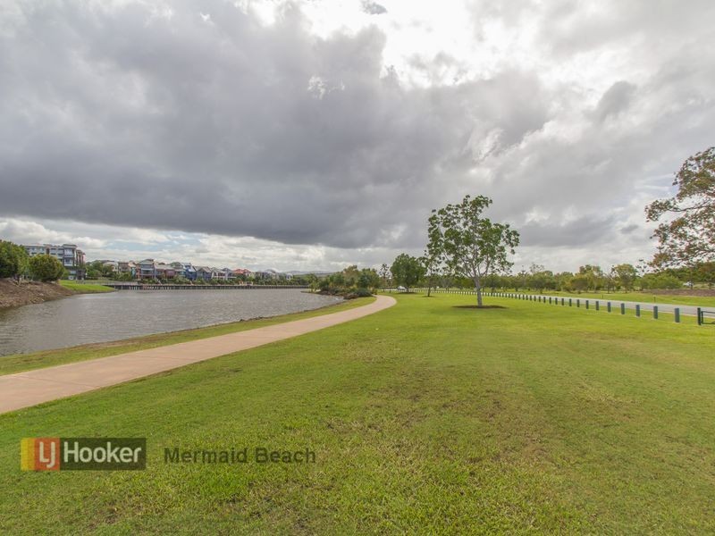 3303 Central Place, Carrara QLD 4211