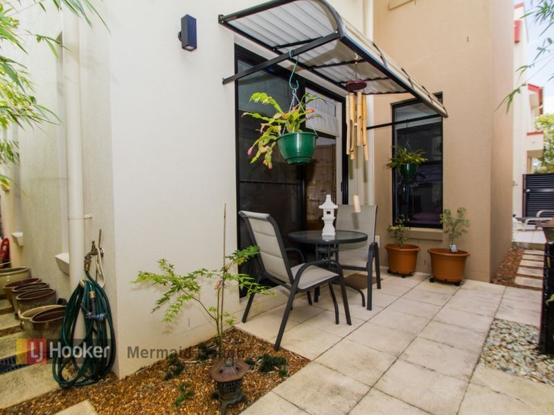 3303 Central Place, Carrara QLD 4211