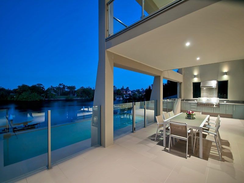 112 Edinburgh Road, Benowa Waters QLD 4217