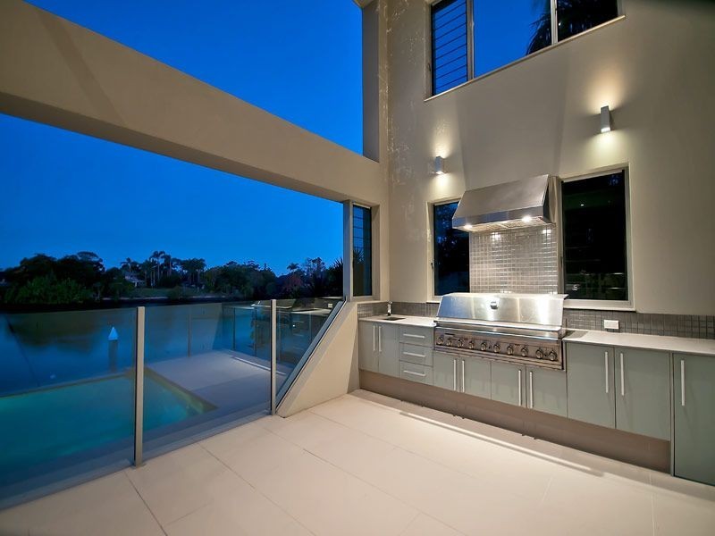 112 Edinburgh Road, Benowa Waters QLD 4217