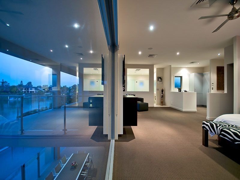 112 Edinburgh Road, Benowa Waters QLD 4217