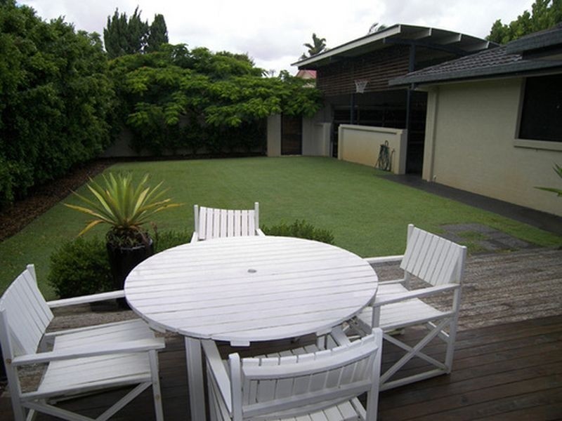 10 Sundowner Court, Mermaid Waters QLD 4218