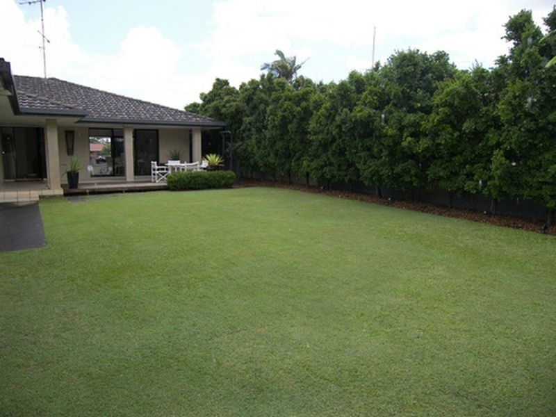 10 Sundowner Court, Mermaid Waters QLD 4218
