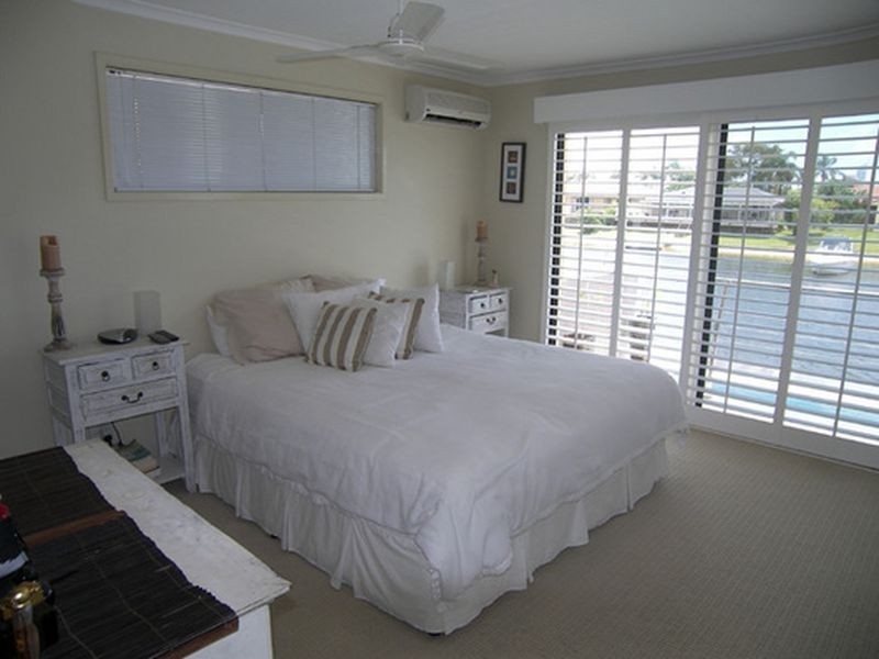 10 Sundowner Court, Mermaid Waters QLD 4218