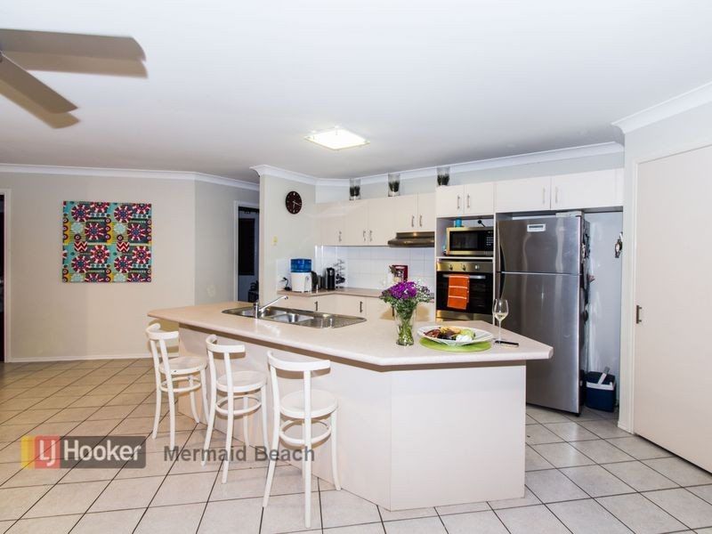 7 Wisconsin Street, Varsity Lakes QLD 4227