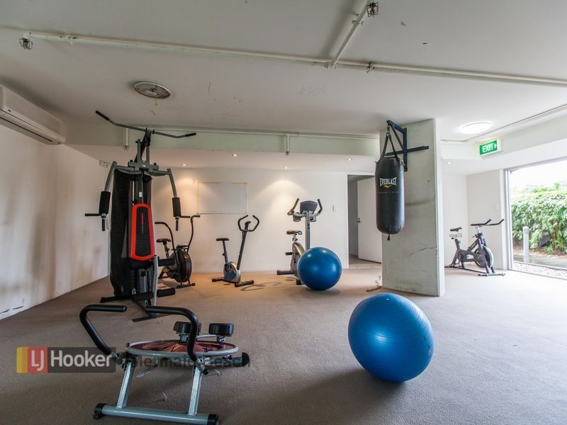 3203/12 Executive  Drive, Burleigh Waters QLD 4220