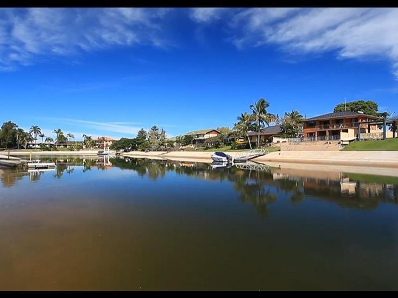 10 Verdichio Avenue, Mermaid Waters QLD 4218