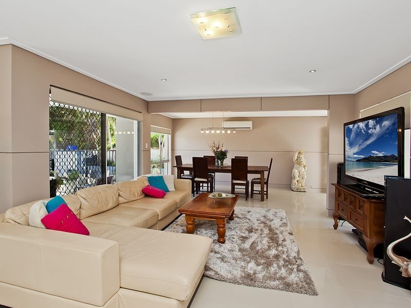 10 Verdichio Avenue, Mermaid Waters QLD 4218