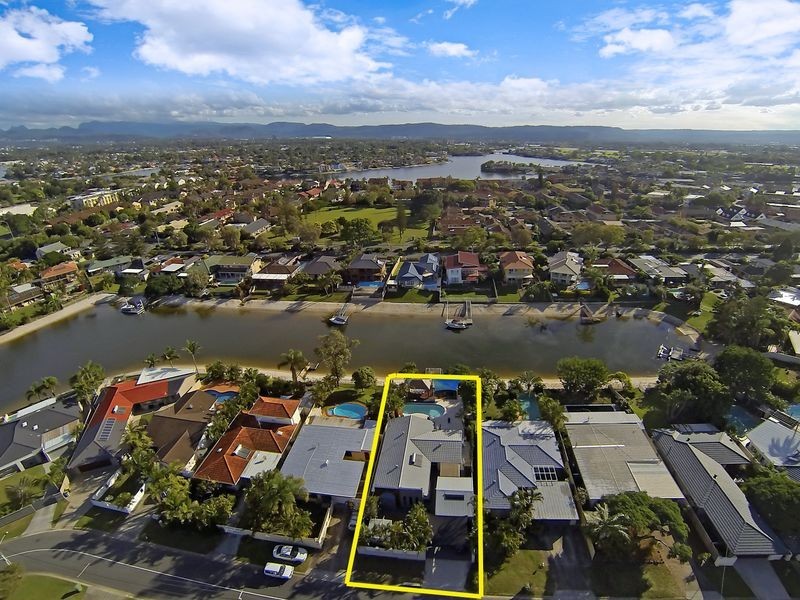 10 Verdichio Avenue, Mermaid Waters QLD 4218
