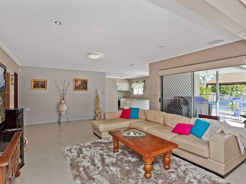10 Verdichio Avenue, Mermaid Waters QLD 4218