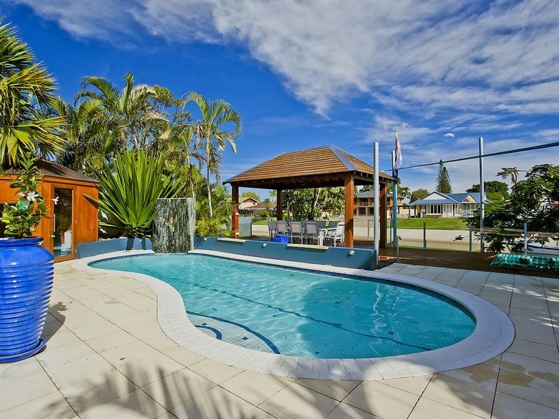 10 Verdichio Avenue, Mermaid Waters QLD 4218