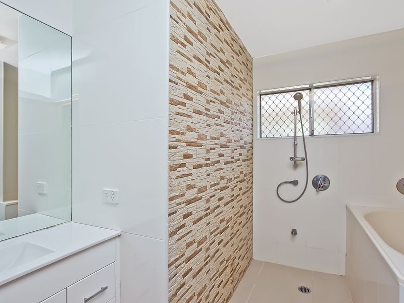 10 Verdichio Avenue, Mermaid Waters QLD 4218