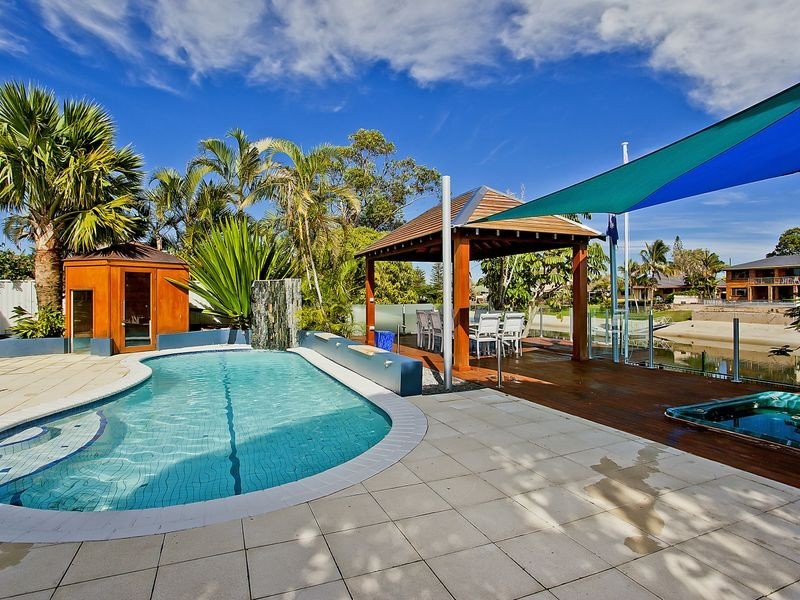 10 Verdichio Avenue, Mermaid Waters QLD 4218