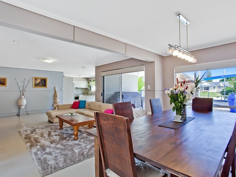 10 Verdichio Avenue, Mermaid Waters QLD 4218