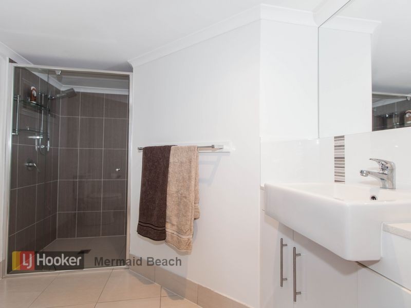 7 Kinarra Street, Ashmore QLD 4214