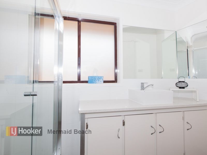 4/3 Angie Court, Mermaid Waters QLD 4218