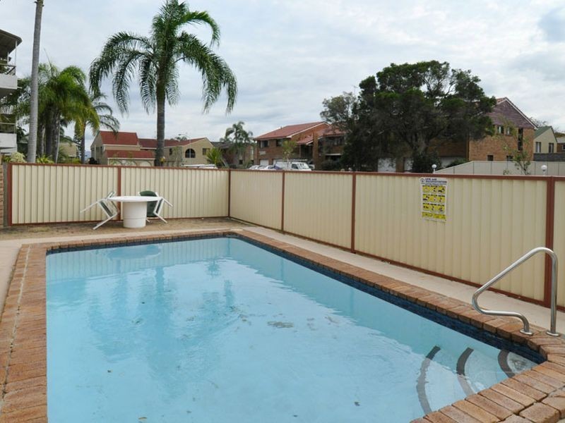 4/3 Angie Court, Mermaid Waters QLD 4218