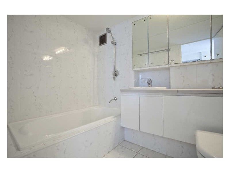 121/32 Riverview Parade, Surfers Paradise QLD 4217