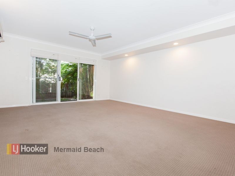 104/215 Cottesloe Drive, Mermaid Waters QLD 4218