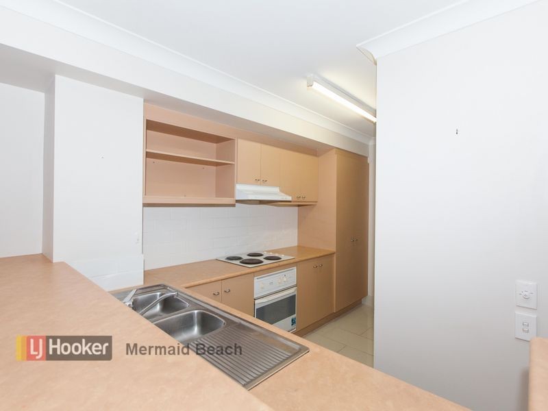 104/215 Cottesloe Drive, Mermaid Waters QLD 4218