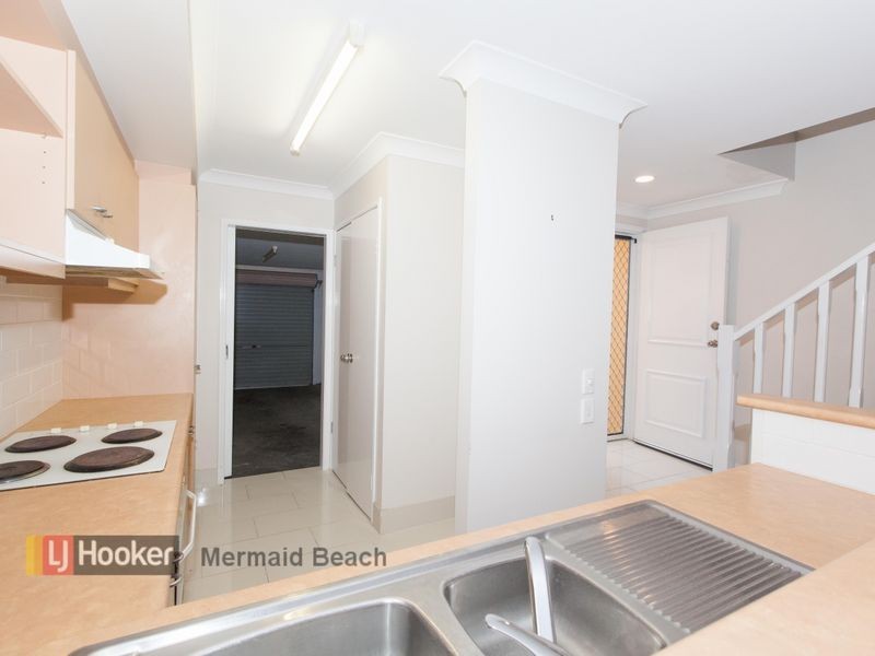 104/215 Cottesloe Drive, Mermaid Waters QLD 4218