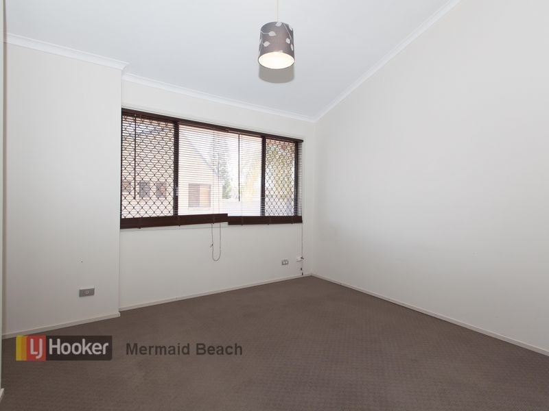 4/7 Christina Court, Mermaid Waters QLD 4218