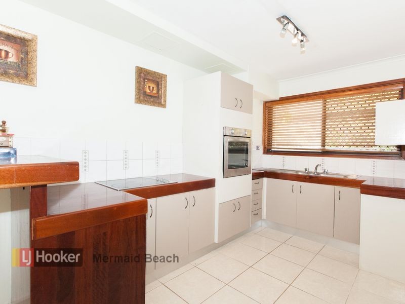 4/7 Christina Court, Mermaid Waters QLD 4218