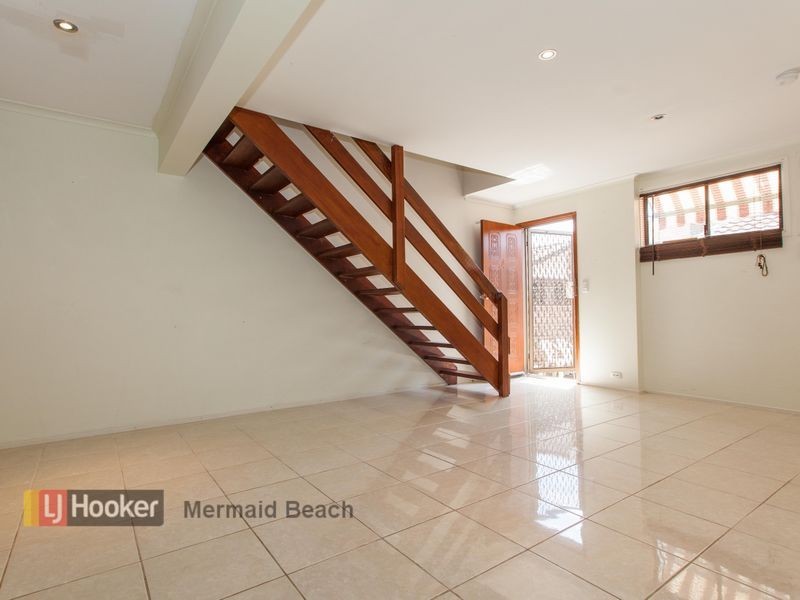 4/7 Christina Court, Mermaid Waters QLD 4218