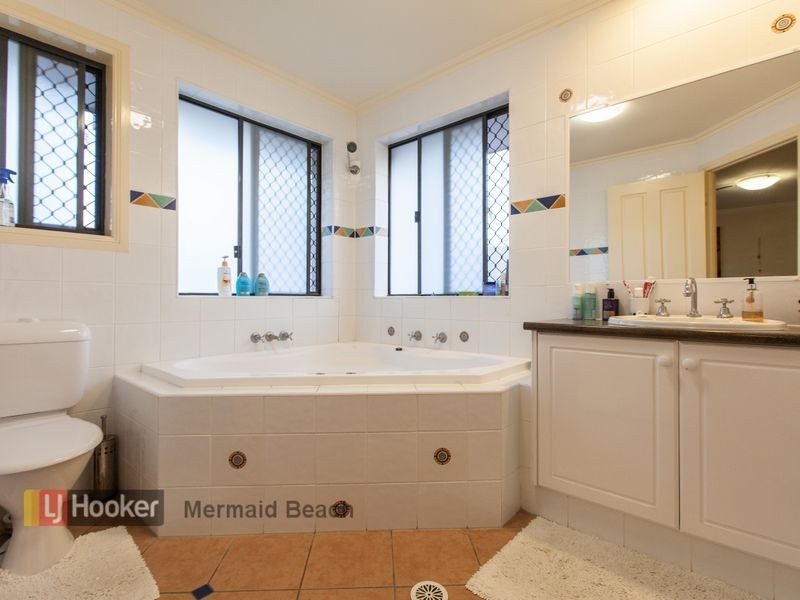 19 Moonraker Street, Clear Island Waters QLD 4226