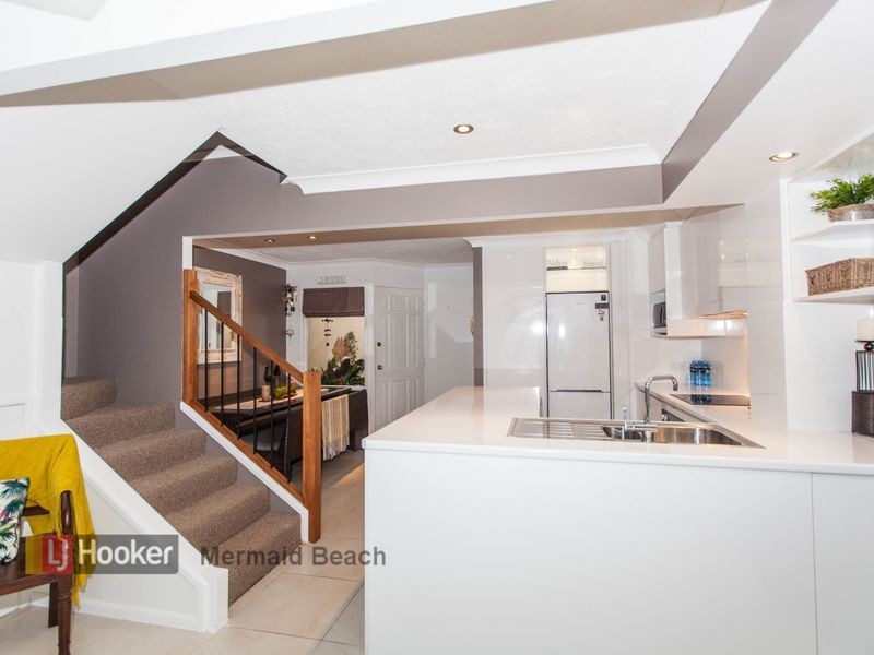 14/2 – 10 Coolgardie Street, Elanora QLD 4221