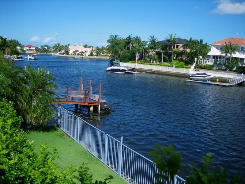 3 Montego Court, Mermaid Waters QLD 4218