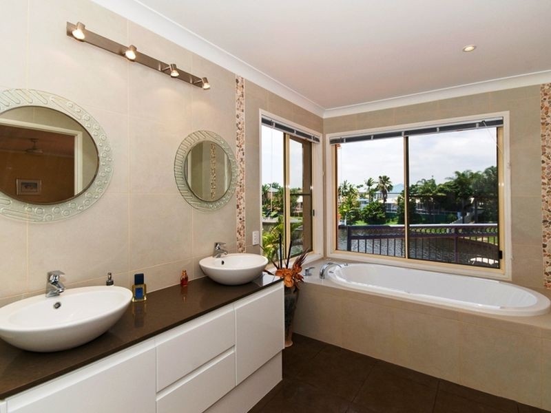 3 Montego Court, Mermaid Waters QLD 4218