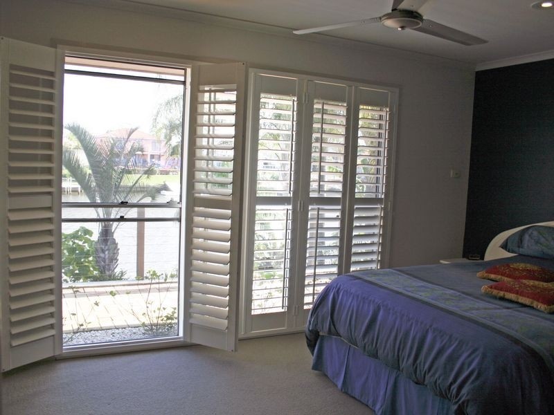 2 Salamander Court, Mermaid Waters QLD 4218