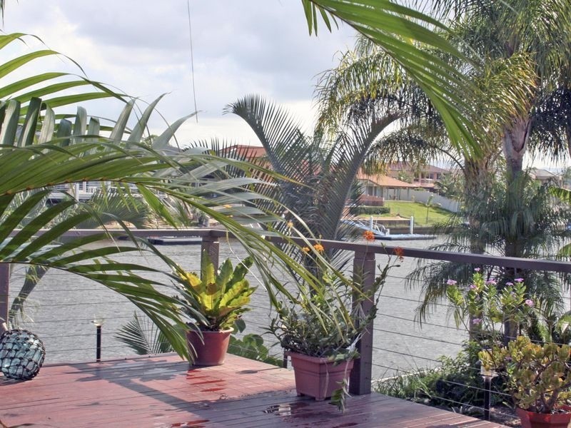 2 Salamander Court, Mermaid Waters QLD 4218