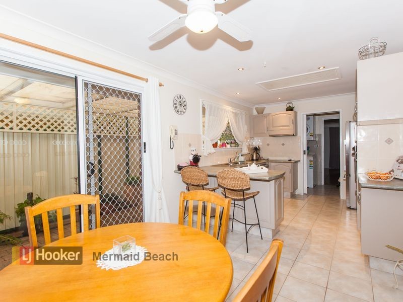 17 Turtle Street, Mermaid Waters QLD 4218