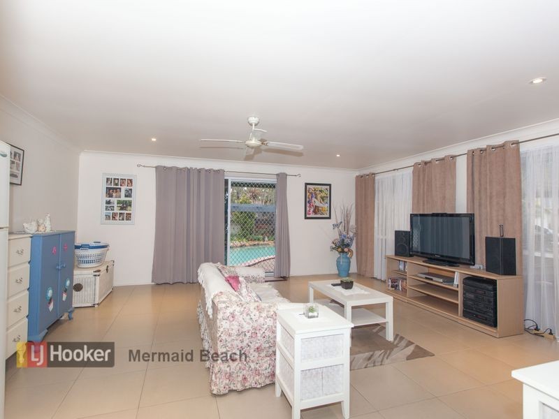 17 Turtle Street, Mermaid Waters QLD 4218