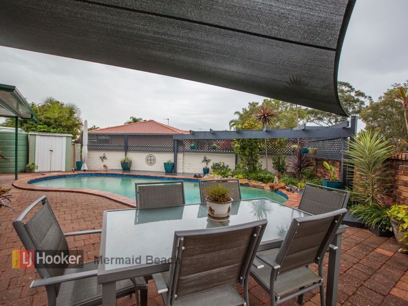 17 Turtle Street, Mermaid Waters QLD 4218