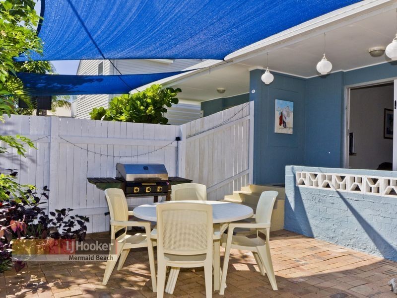 18 Francis Street, Mermaid Beach QLD 4218