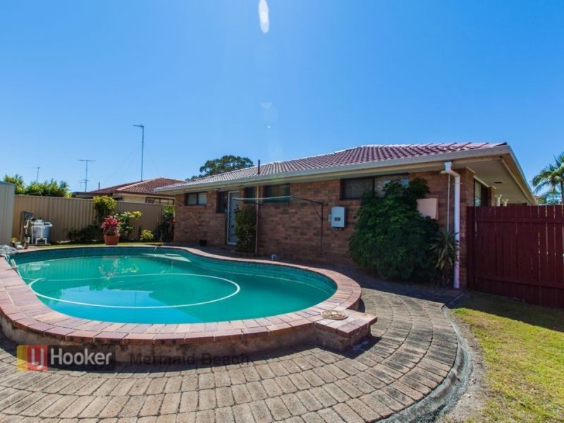 19 Oceanic Drive, Mermaid Waters QLD 4218